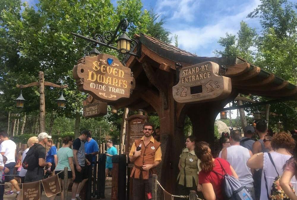 Ultimate Guide To Queueing In Orlando’s Theme Parks