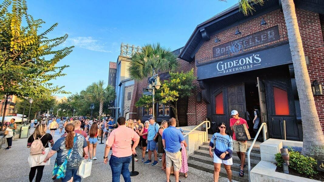 People queueing for Gideons Bake House in Disney Springs The Landing