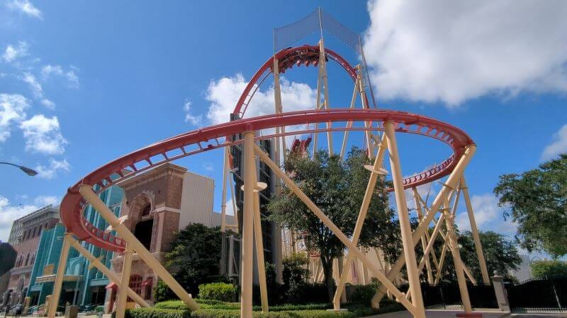 a ride car cresting one of Hollywood Rip, Ride Rockit's inversions