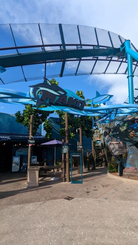 Entrance to Mako at Seaworld with standard and Quick Queue entrances