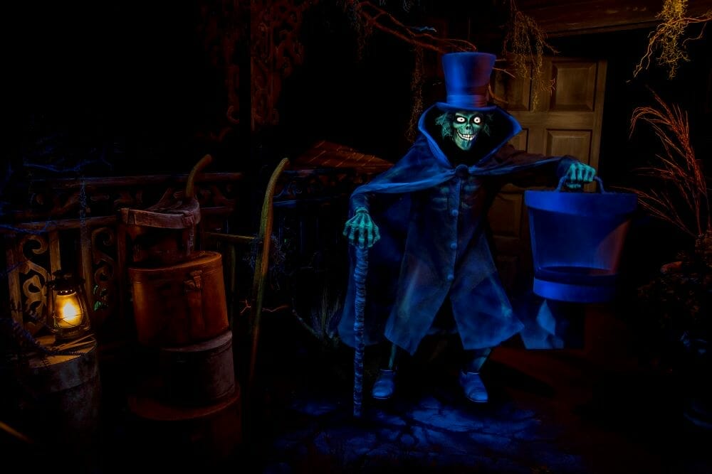 The Hatbox Ghost staring mencingly as you pass by. Magic Kingdom will be receiving this effect but a debut is not yet known