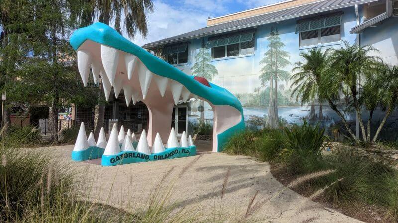 The world-famous gator head Gatorland Entrance